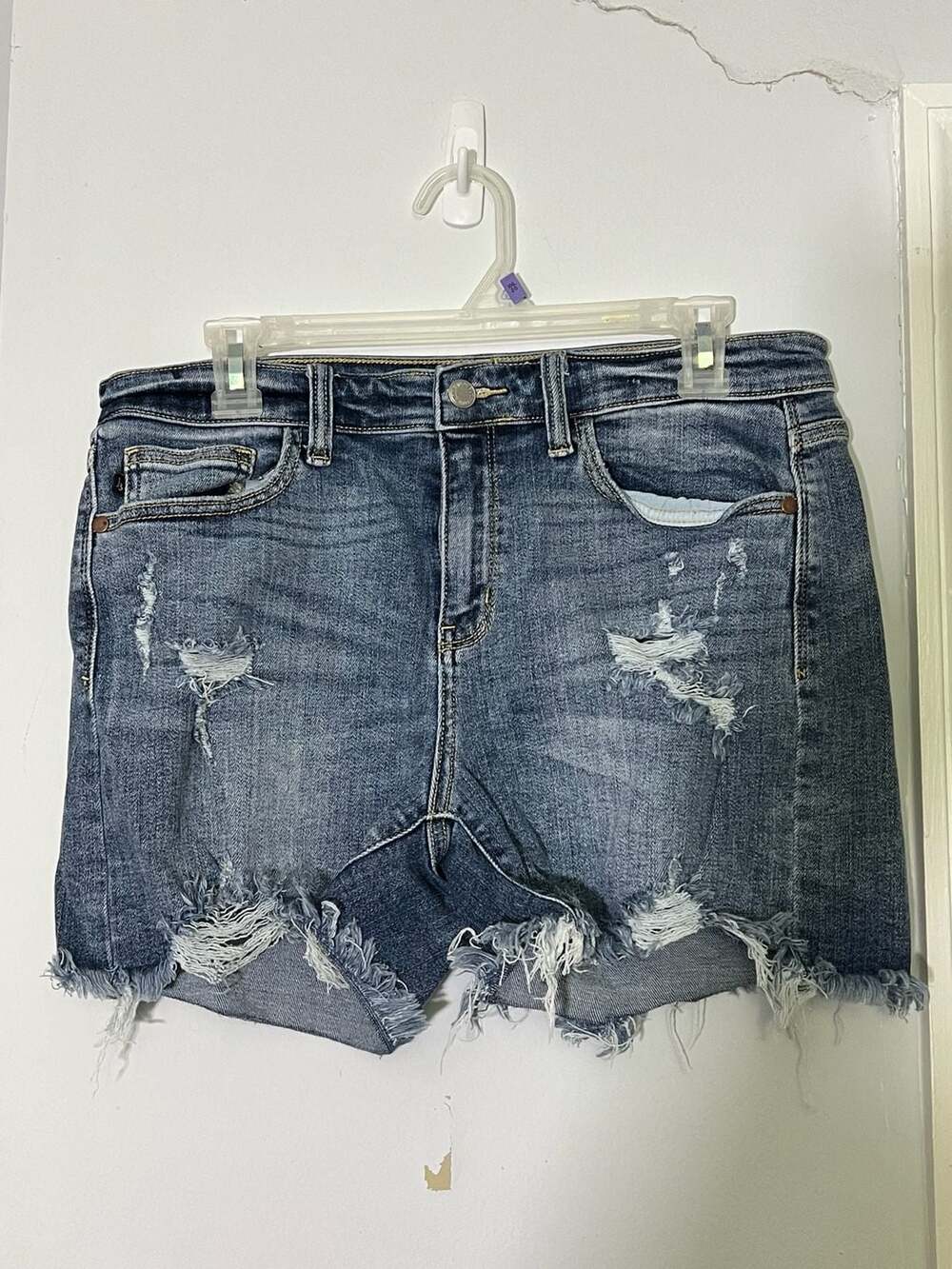 Judy Blue Los Angeles Women's High-Rise Distressed Raw Hem Denim Shorts Size L